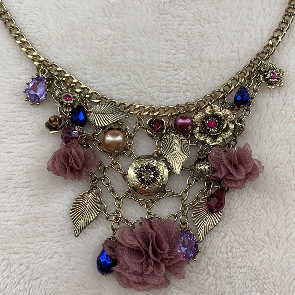 Elegant Vintage Statement Necklace